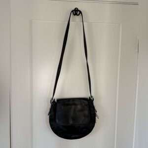 Witchery black leather silver hardware bottom zipper detail everyday crossbody